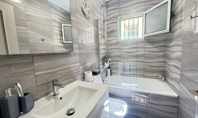 Resale - Villa -
Orihuela Costa - Villamartin