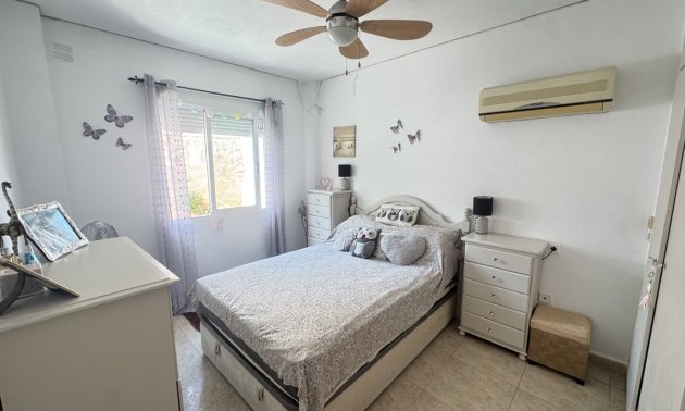 Resale - Villa -
Orihuela Costa - Villamartin