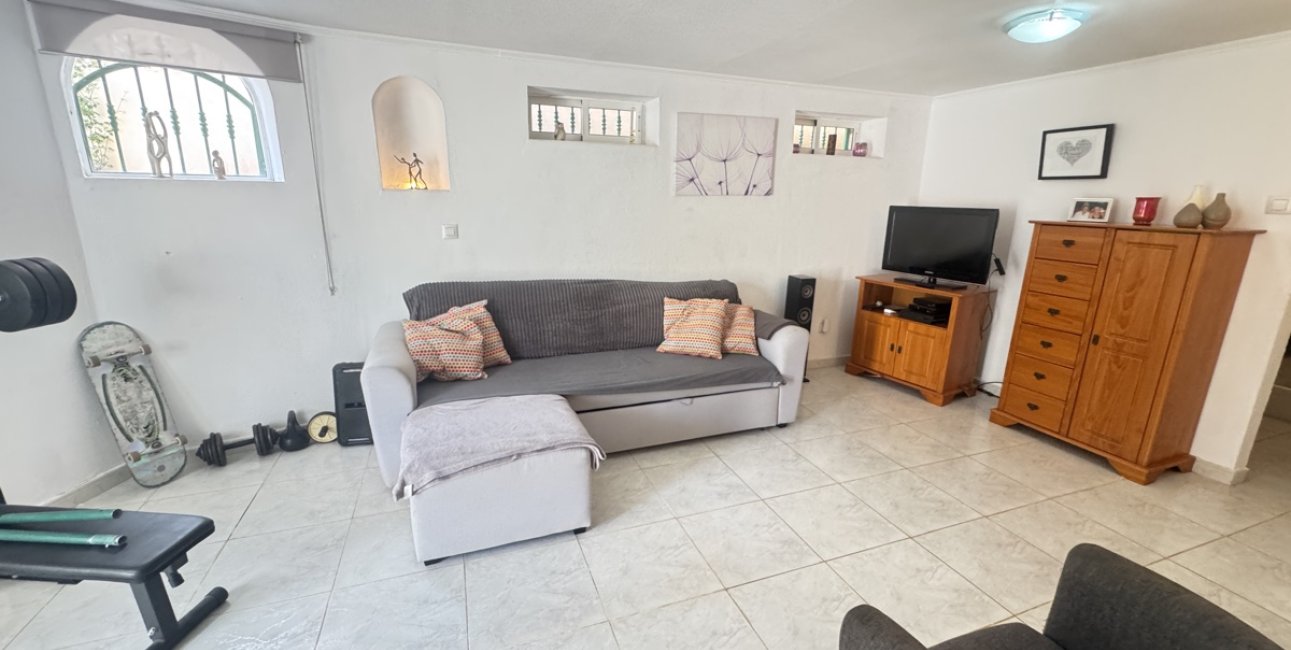 Resale - Villa -
Orihuela Costa - Villamartin