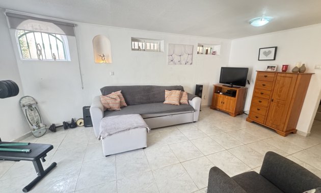 Resale - Villa -
Orihuela Costa - Villamartin