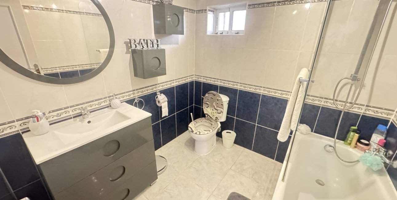 Resale - Villa -
Orihuela Costa - Villamartin