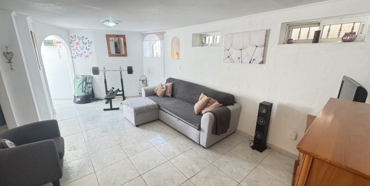 Resale - Villa -
Orihuela Costa - Villamartin