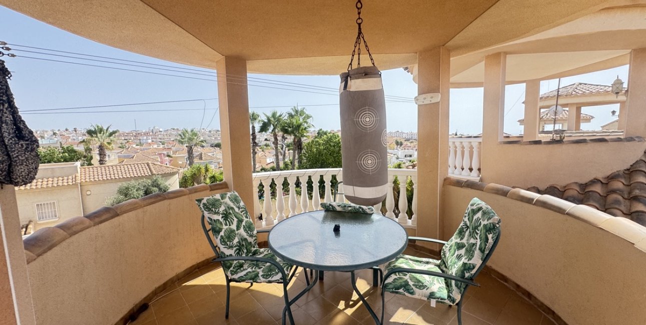 Resale - Villa -
Orihuela Costa - Villamartin
