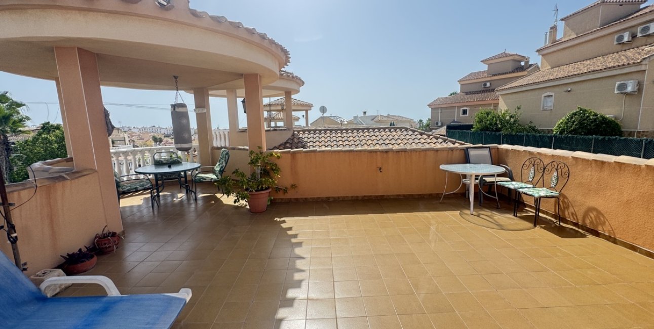 Resale - Villa -
Orihuela Costa - Villamartin