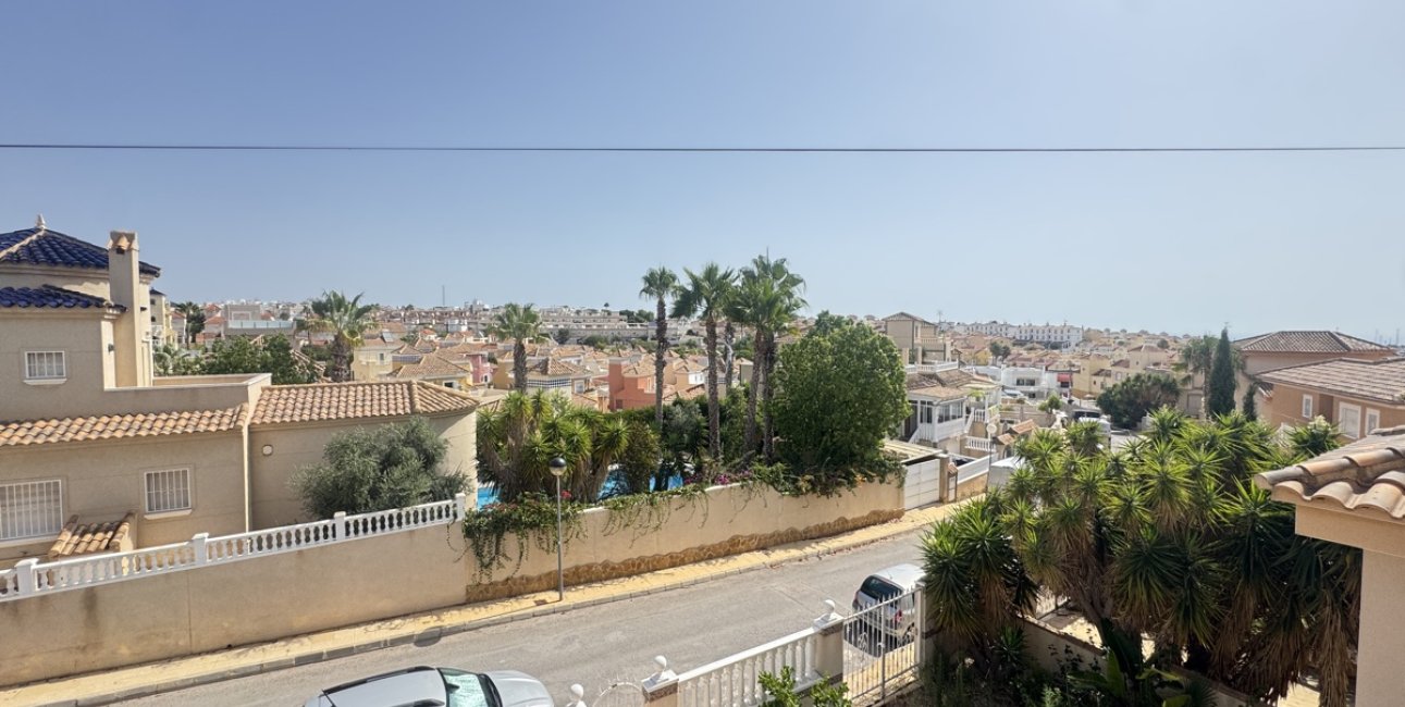 Resale - Villa -
Orihuela Costa - Villamartin