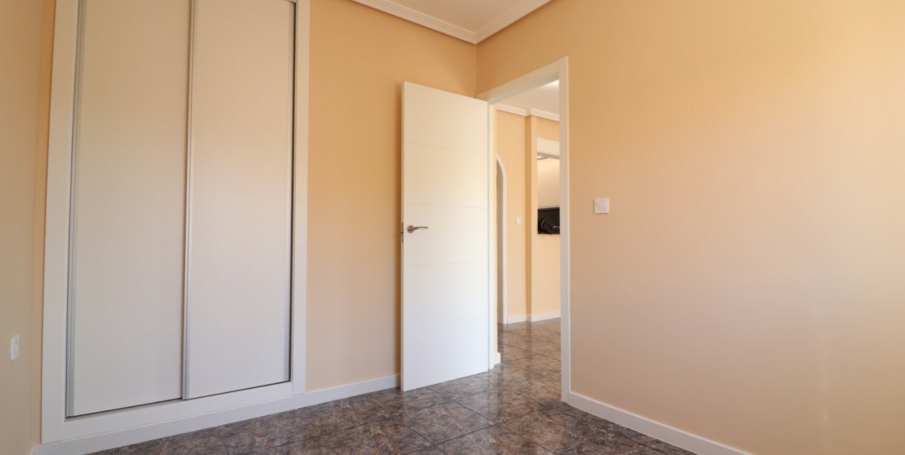 Resale - Apartment / flat -
Orihuela Costa - Punta Prima