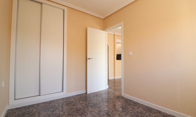 Resale - Apartment / flat -
Orihuela Costa - Punta Prima