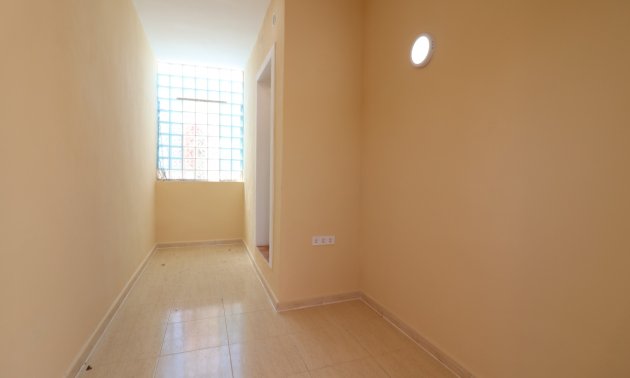 Resale - Apartment / flat -
Orihuela Costa - Punta Prima