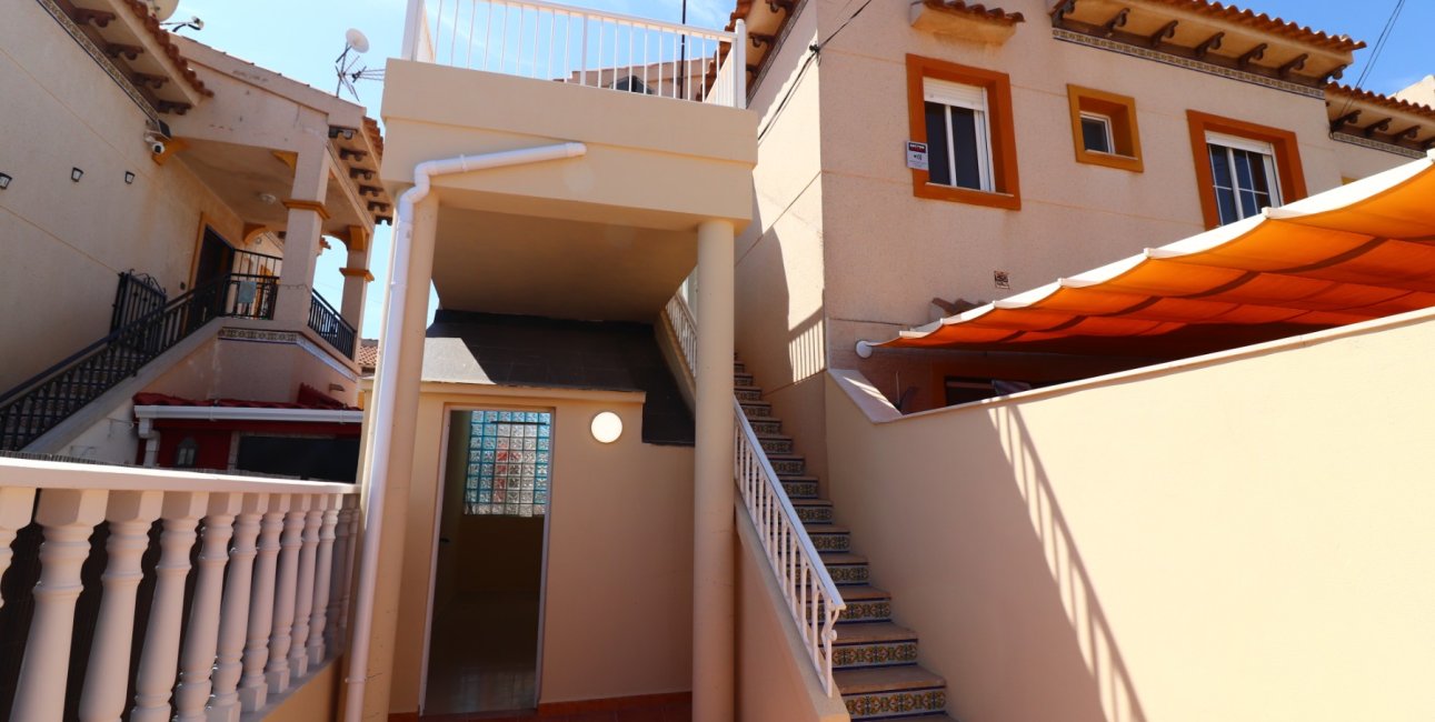 Resale - Apartment / flat -
Orihuela Costa - Punta Prima