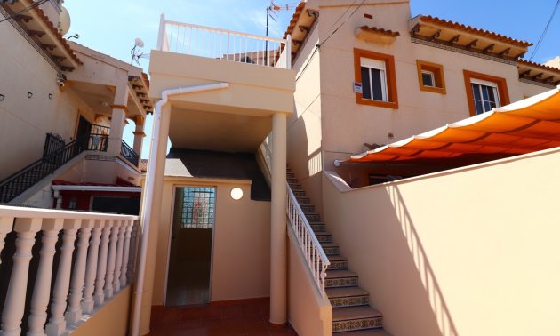 Resale - Apartment / flat -
Orihuela Costa - Punta Prima