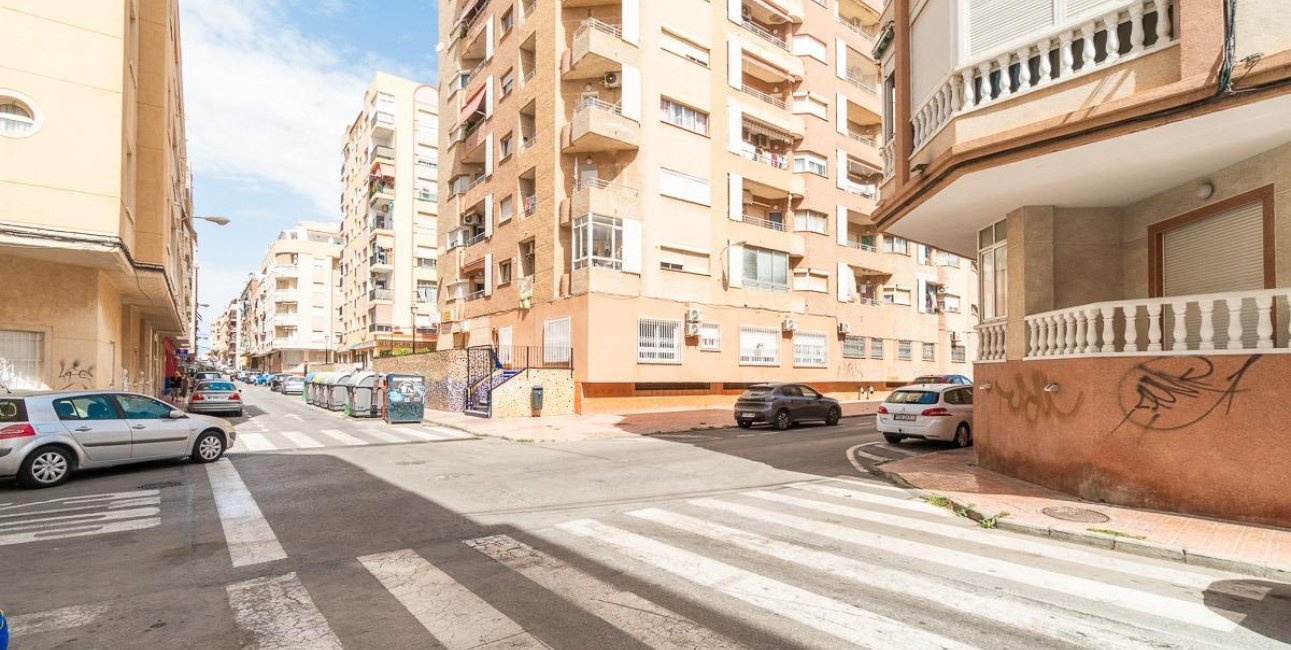 Rynek wtórny - Mieszkanie  -
Torrevieja - Centro