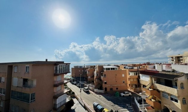 Resale - Apartment / flat -
Torrevieja - La Mata