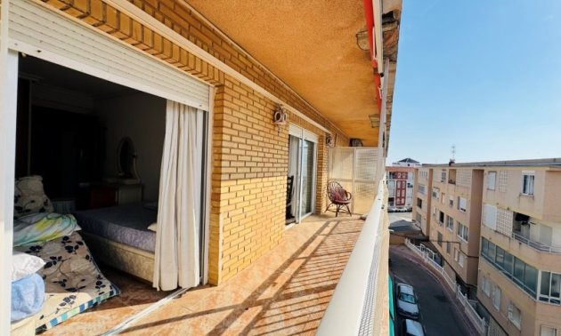 Resale - Apartment / flat -
Torrevieja - La Mata