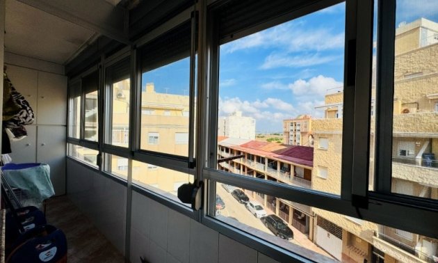 Resale - Apartment / flat -
Torrevieja - La Mata