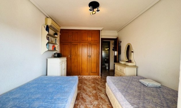 Resale - Apartment / flat -
Torrevieja - La Mata