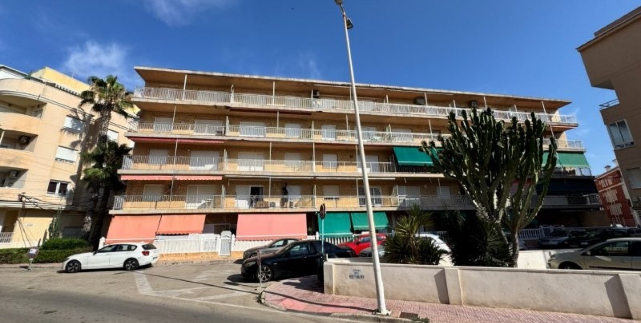 Resale - Apartment / flat -
Torrevieja - La Mata
