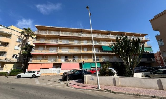 Resale - Apartment / flat -
Torrevieja - La Mata