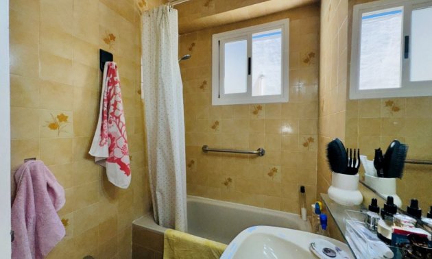 Resale - Apartment / flat -
Torrevieja - La Mata