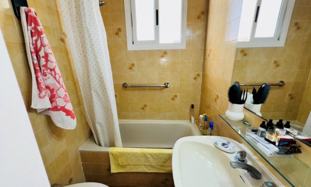 Resale - Apartment / flat -
Torrevieja - La Mata