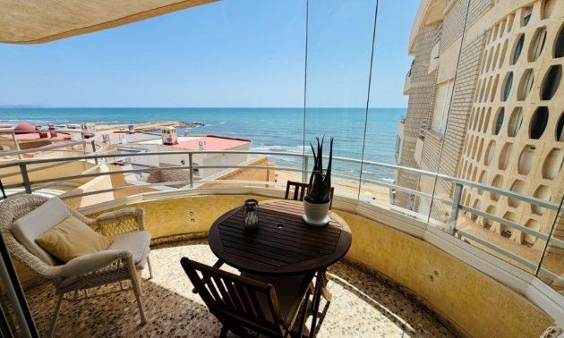 Resale - Apartment / flat -
Torrevieja - La Mata