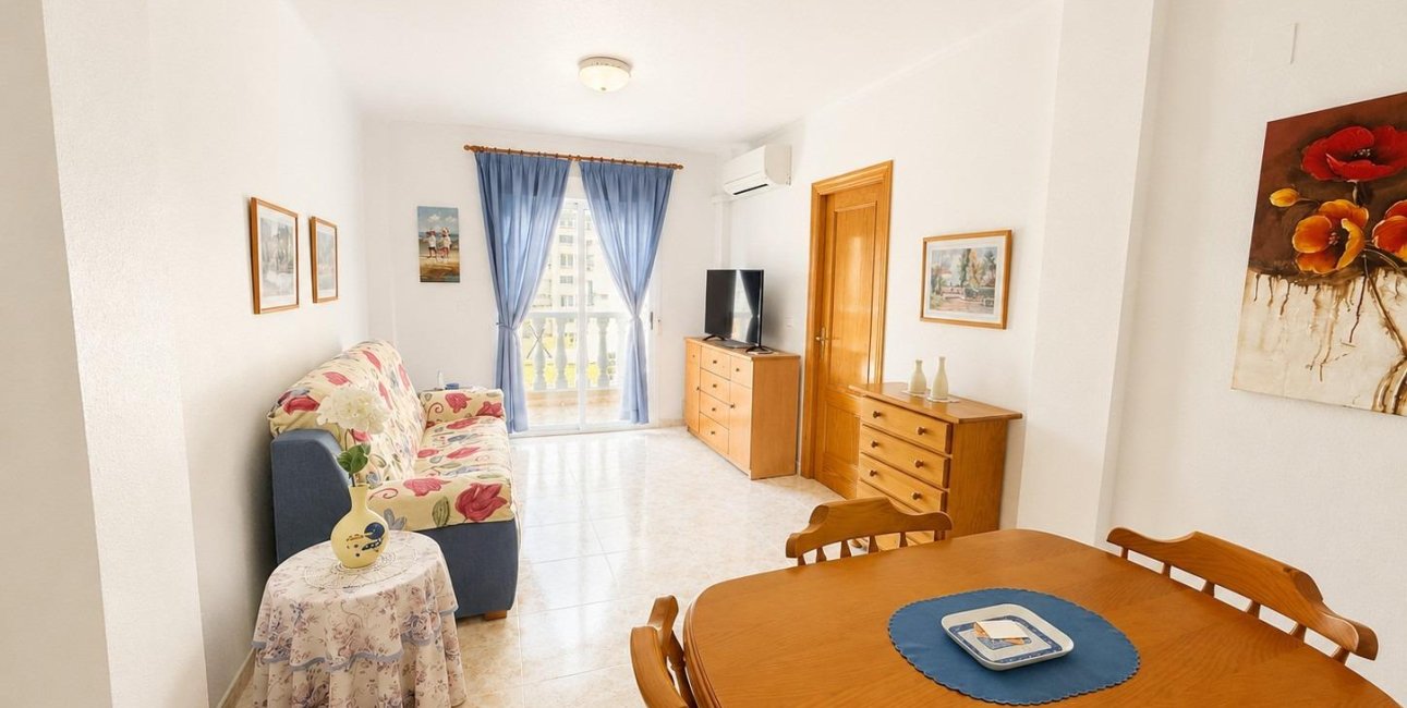 Resale - Apartment / flat -
Torrevieja - Playa del Cura