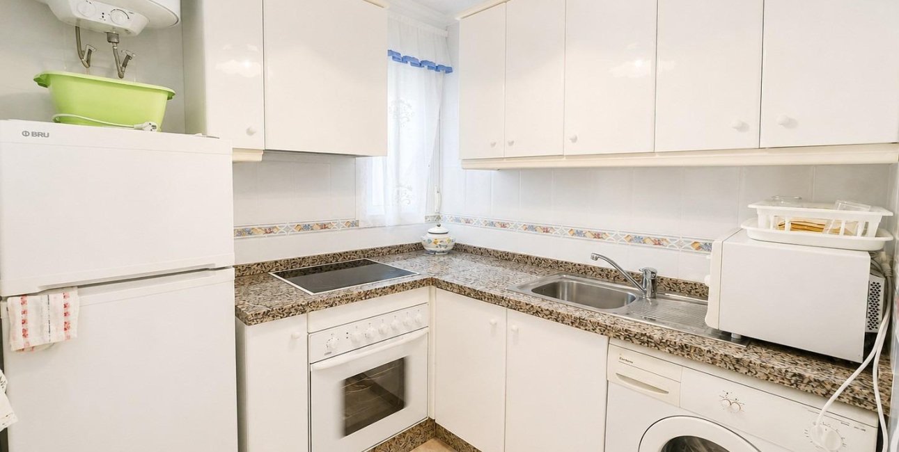 Resale - Apartment / flat -
Torrevieja - Playa del Cura