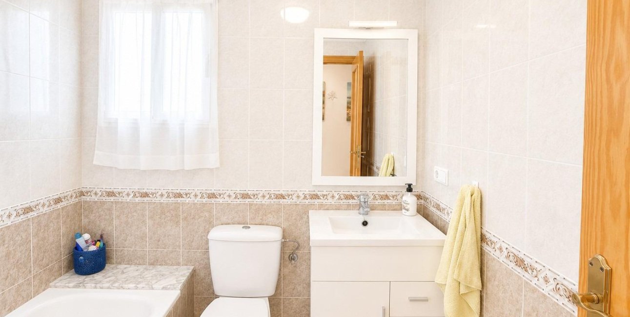 Resale - Apartment / flat -
Torrevieja - Playa del Cura