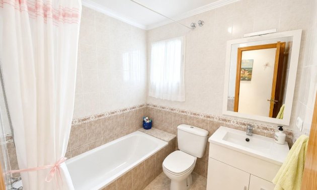 Resale - Apartment / flat -
Torrevieja - Playa del Cura