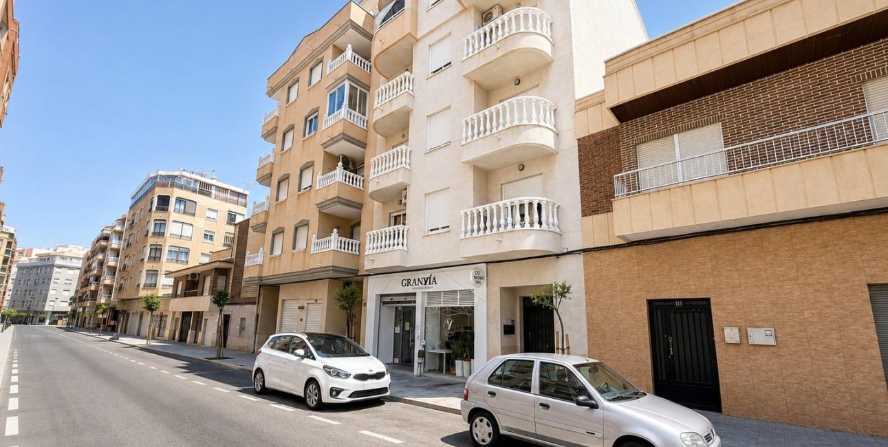 Resale - Apartment / flat -
Torrevieja - Playa del Cura