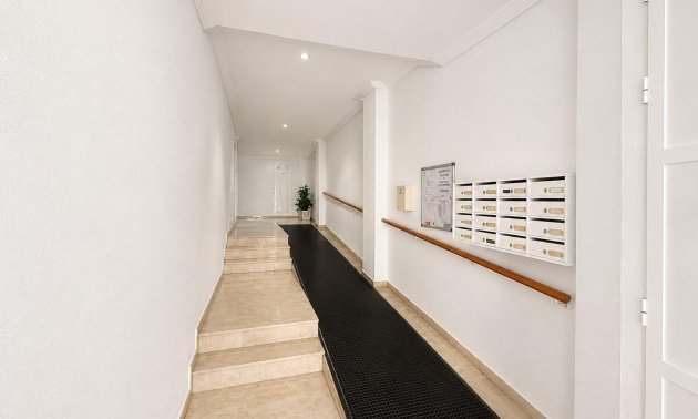 Resale - Apartment / flat -
Torrevieja - Playa del Cura