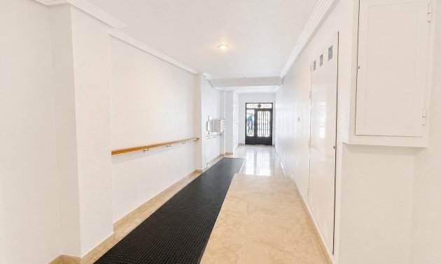 Resale - Apartment / flat -
Torrevieja - Playa del Cura