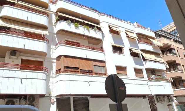 Resale - Apartment / flat -
Orihuela - Orihuela - City