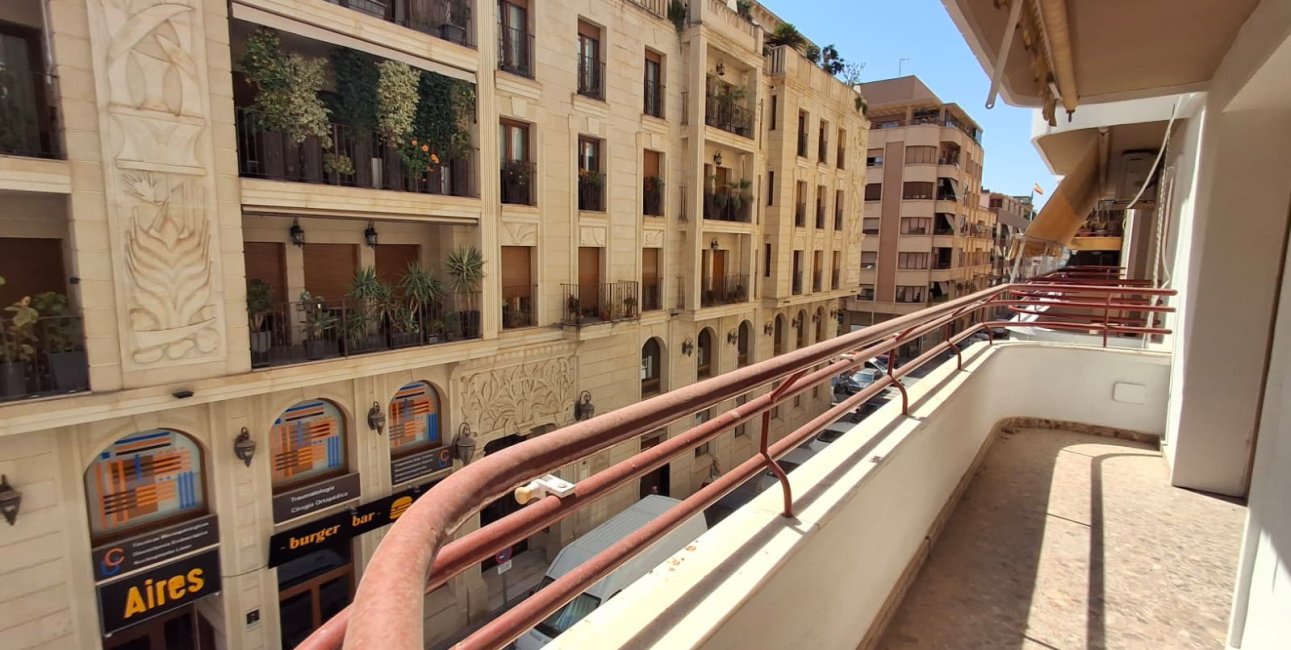 Resale - Apartment / flat -
Orihuela - Orihuela - City