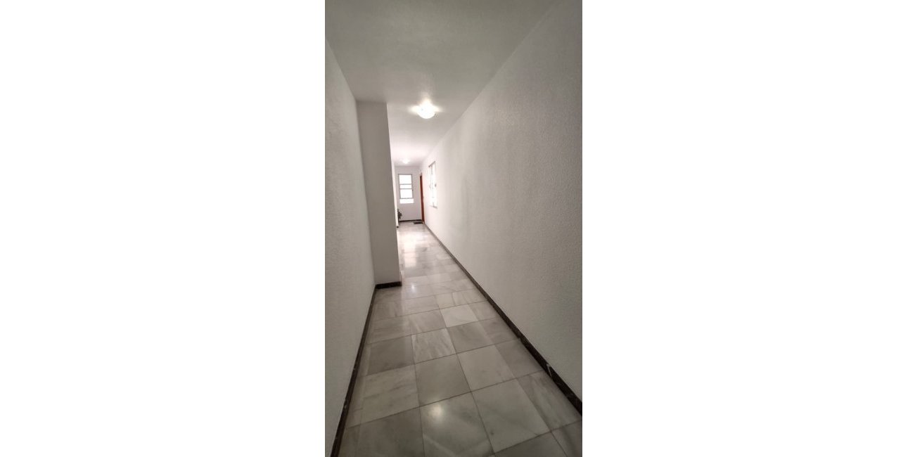 Resale - Apartment / flat -
Orihuela - Orihuela - City
