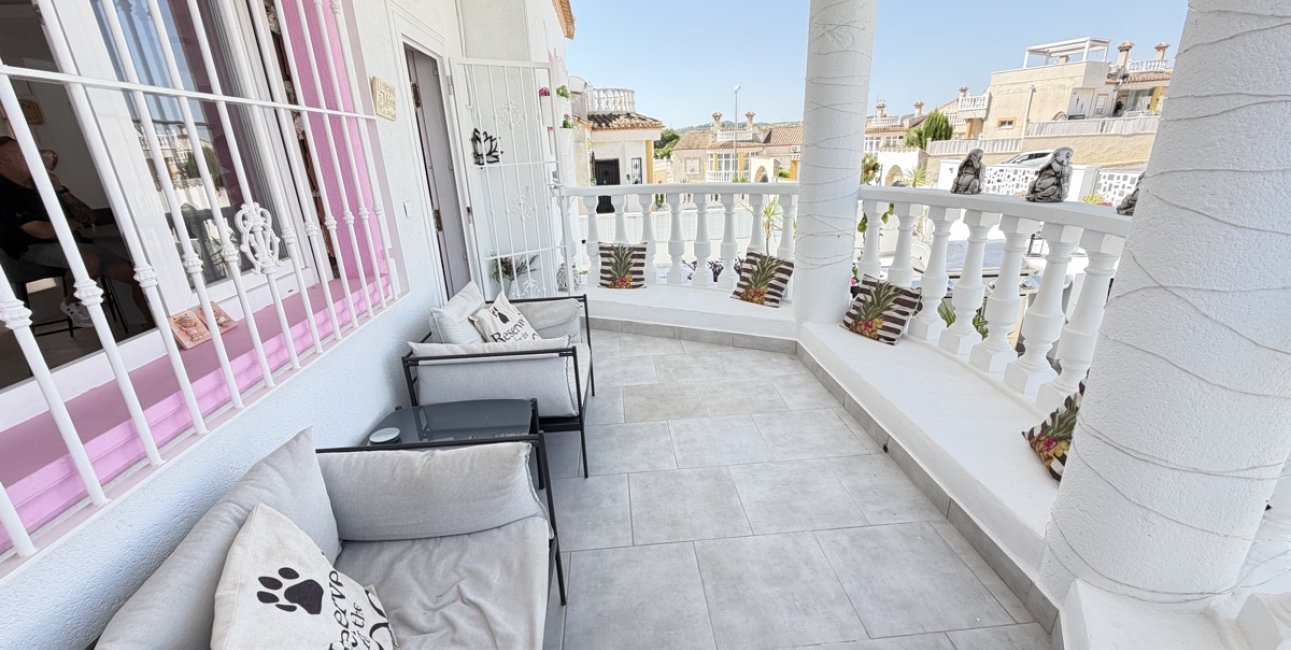 Resale - Villa -
San Miguel de Salinas - Lake View Mansions