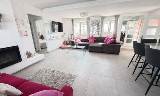 Resale - Villa -
San Miguel de Salinas - Lake View Mansions
