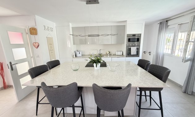 Resale - Villa -
San Miguel de Salinas - Lake View Mansions