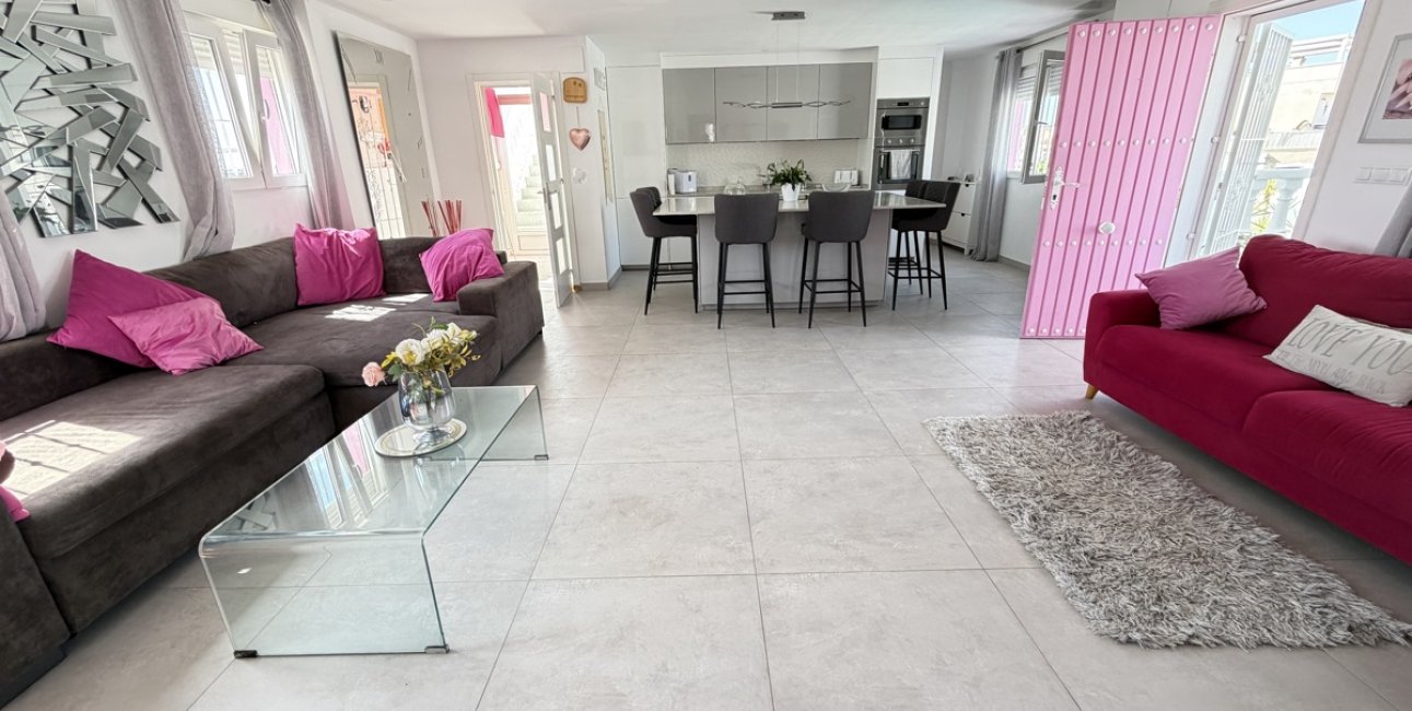 Resale - Villa -
San Miguel de Salinas - Lake View Mansions