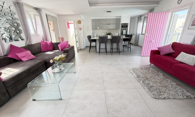 Resale - Villa -
San Miguel de Salinas - Lake View Mansions