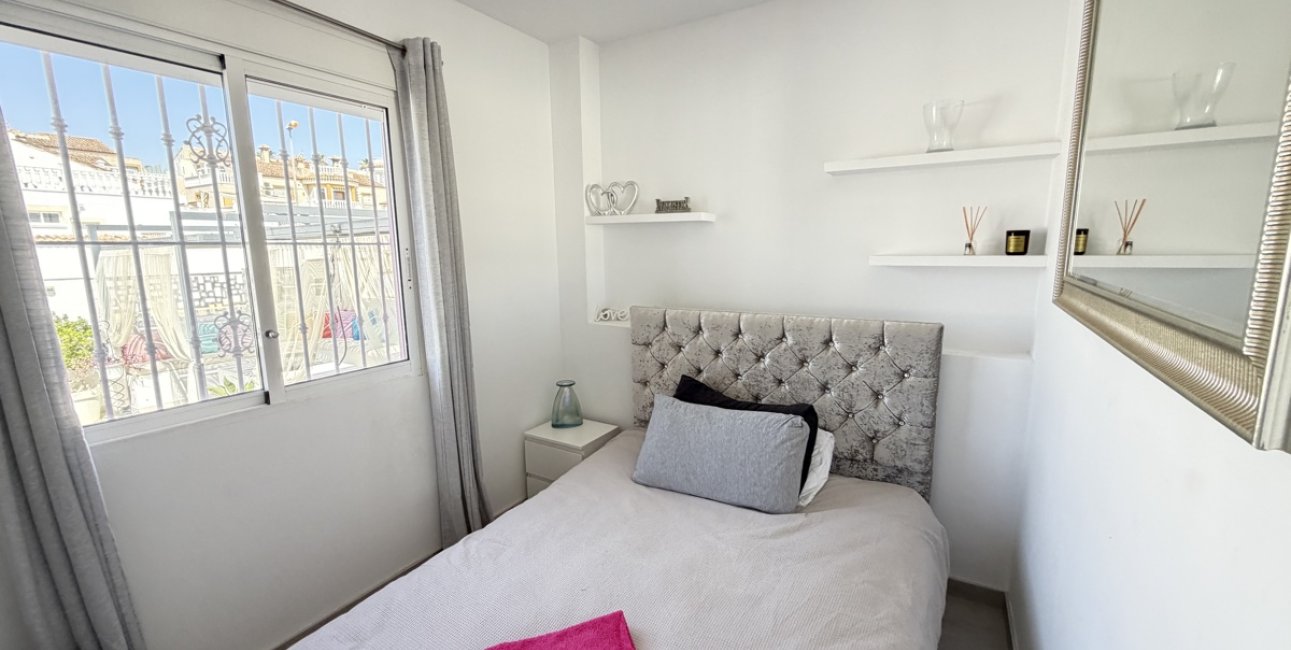 Resale - Villa -
San Miguel de Salinas - Lake View Mansions