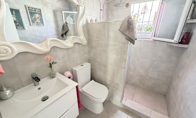 Resale - Villa -
San Miguel de Salinas - Lake View Mansions