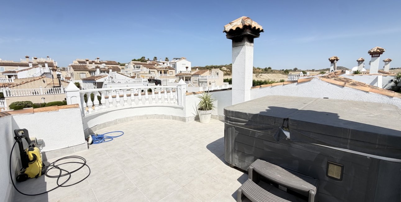 Resale - Villa -
San Miguel de Salinas - Lake View Mansions