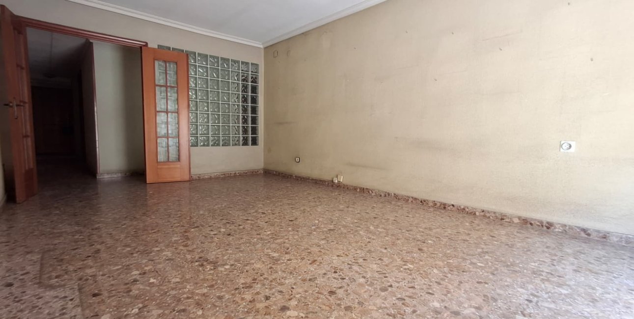 Resale - Apartment / flat -
Orihuela - Zona Centro