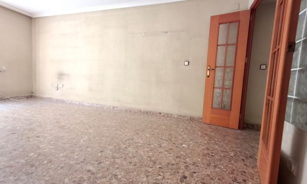 Resale - Apartment / flat -
Orihuela - Zona Centro