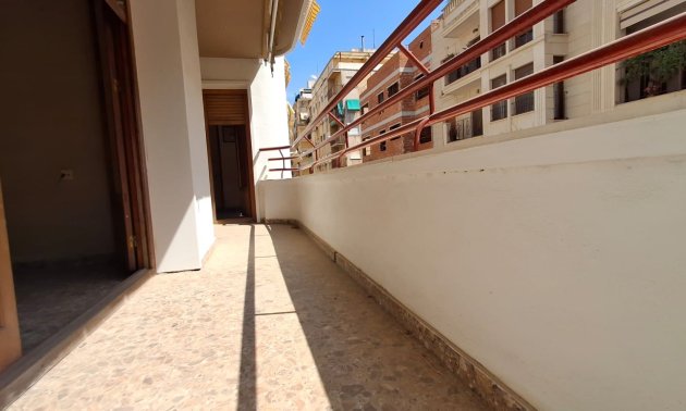 Resale - Apartment / flat -
Orihuela - Zona Centro