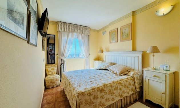 Reventa - Apartamento / piso -
Torrevieja - Aguas nuevas 1