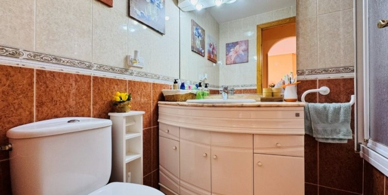 Reventa - Apartamento / piso -
Torrevieja - Aguas nuevas 1