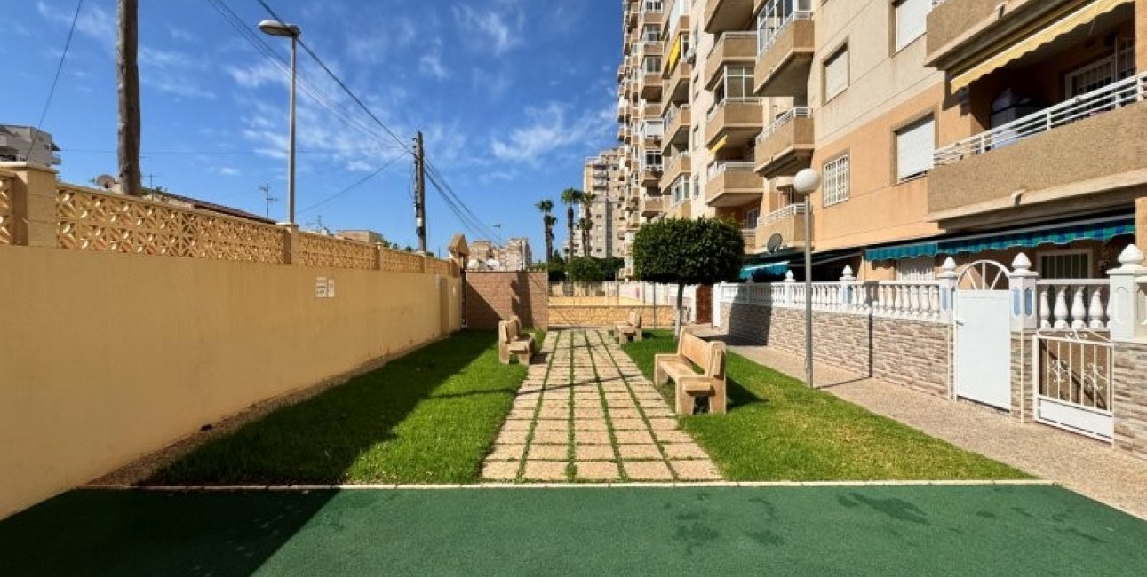Reventa - Apartamento / piso -
Torrevieja - Aguas nuevas 1