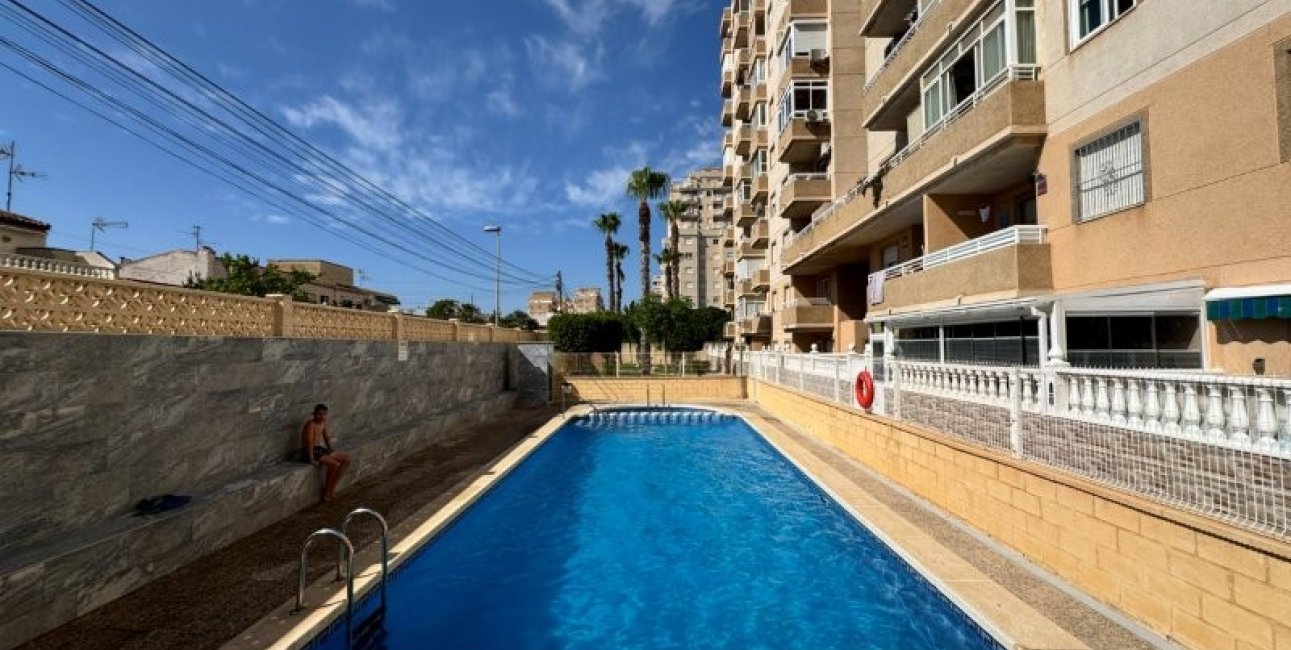 Reventa - Apartamento / piso -
Torrevieja - Aguas nuevas 1