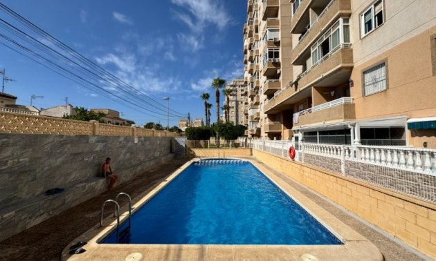 Reventa - Apartamento / piso -
Torrevieja - Aguas nuevas 1